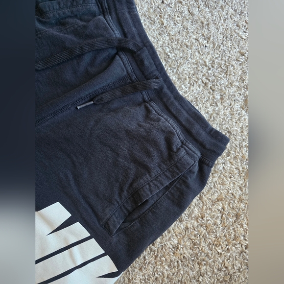 3/$20 Boy's Nike Shorts Medium - Picture 4 of 5